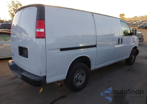 2018 Chevrolet Express 2500 Work Van из США, поврежденный, VIN 1GCWGAFP9J1340047